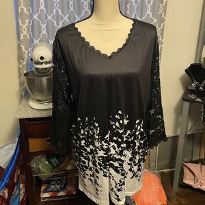 Woman’s Black Silky Smooth Tunic 2xl